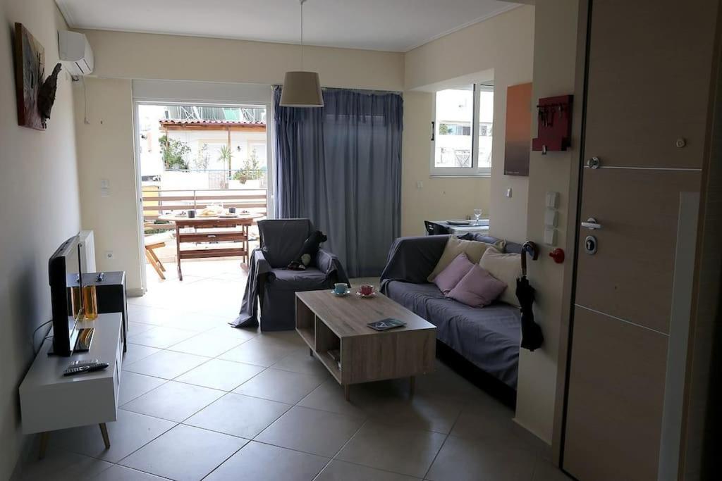 Fly Me To The Moon! Apartman Athén Kültér fotó