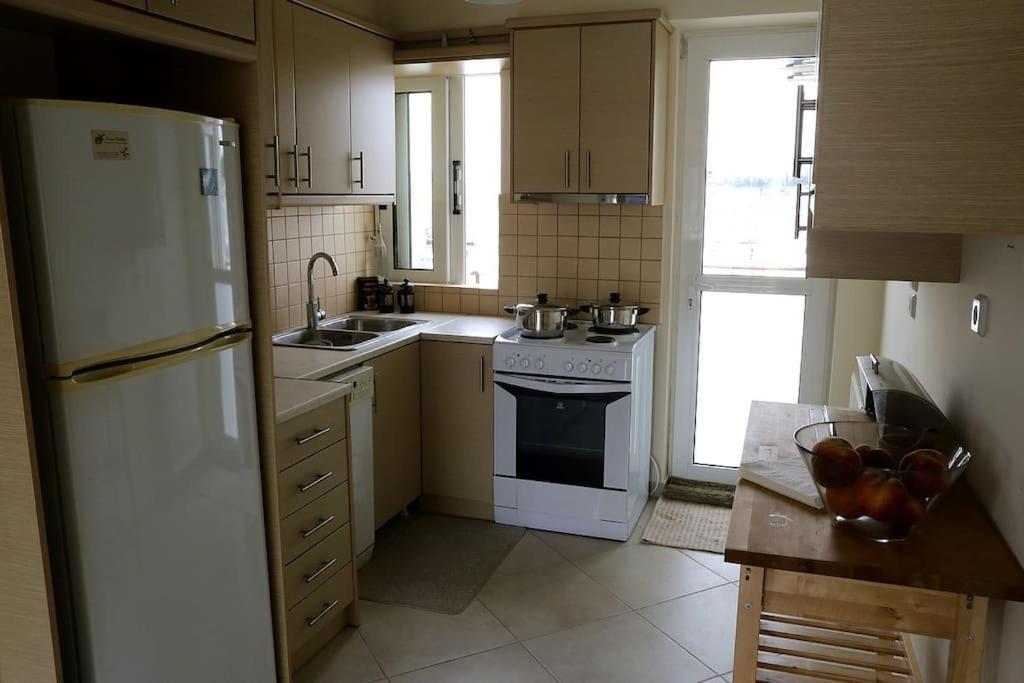Fly Me To The Moon! Apartman Athén Kültér fotó